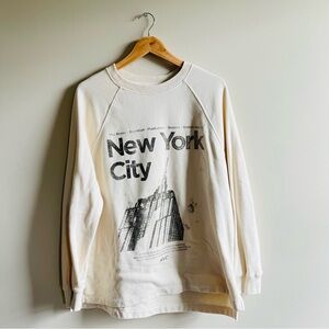 American Eagle beige Pullover Sweatshirt Medium Soft Graphic Print New York City